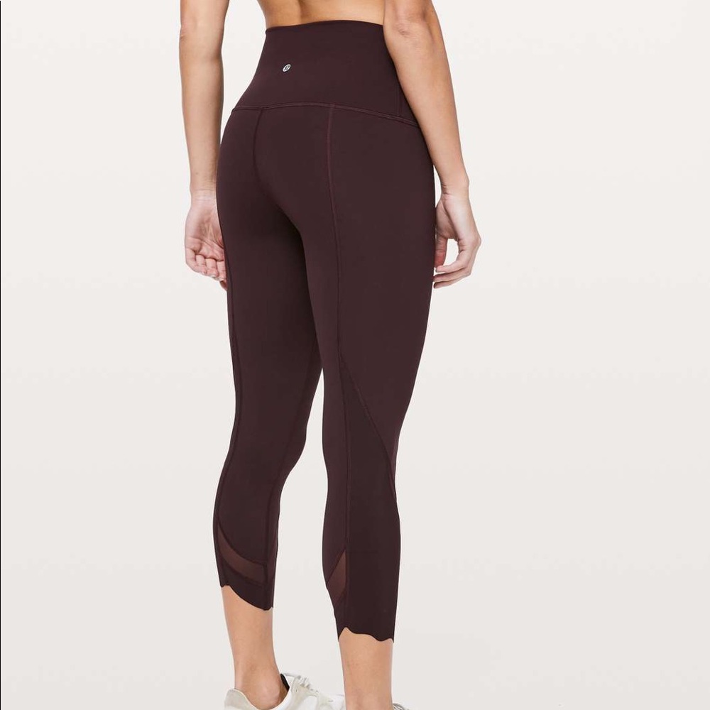 COPY - Lululemon Wunder Under Cropped Leggings